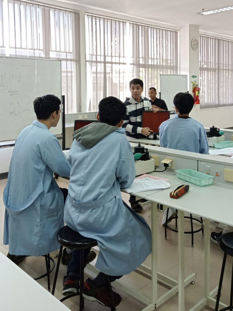 Fisika FMIPA ITB X Puspresnas: Pembinaan Tahap II Tim Nasional IPhO 2025