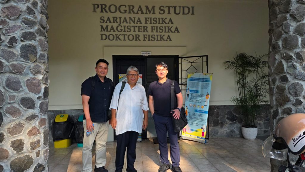 Fisika ITB Terima Kunjungan Presiden Seojin System Korea, Bahas Potensi Kerja Sama Riset IoT